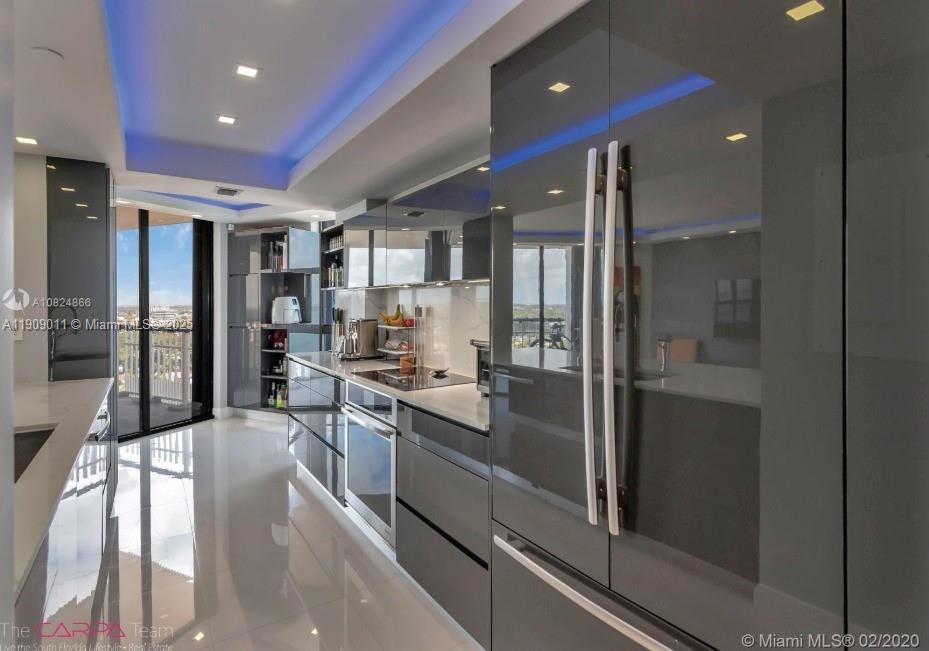 THE TOWERS OF QUAYSIDE CO - Residential Lease