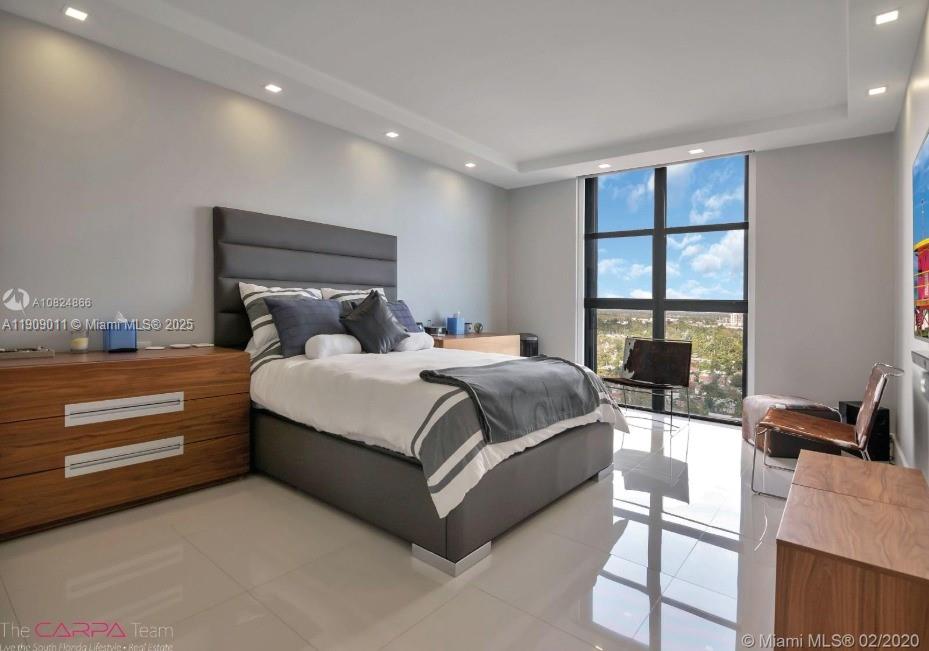 THE TOWERS OF QUAYSIDE CO - Residential Lease