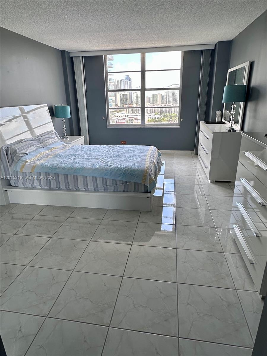 WINSTON TOWERS 400 CONDO - Residential