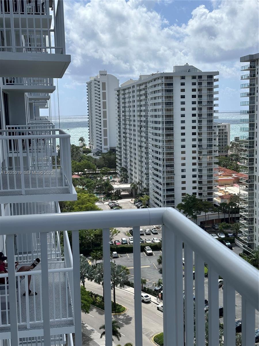WINSTON TOWERS 400 CONDO - Residential
