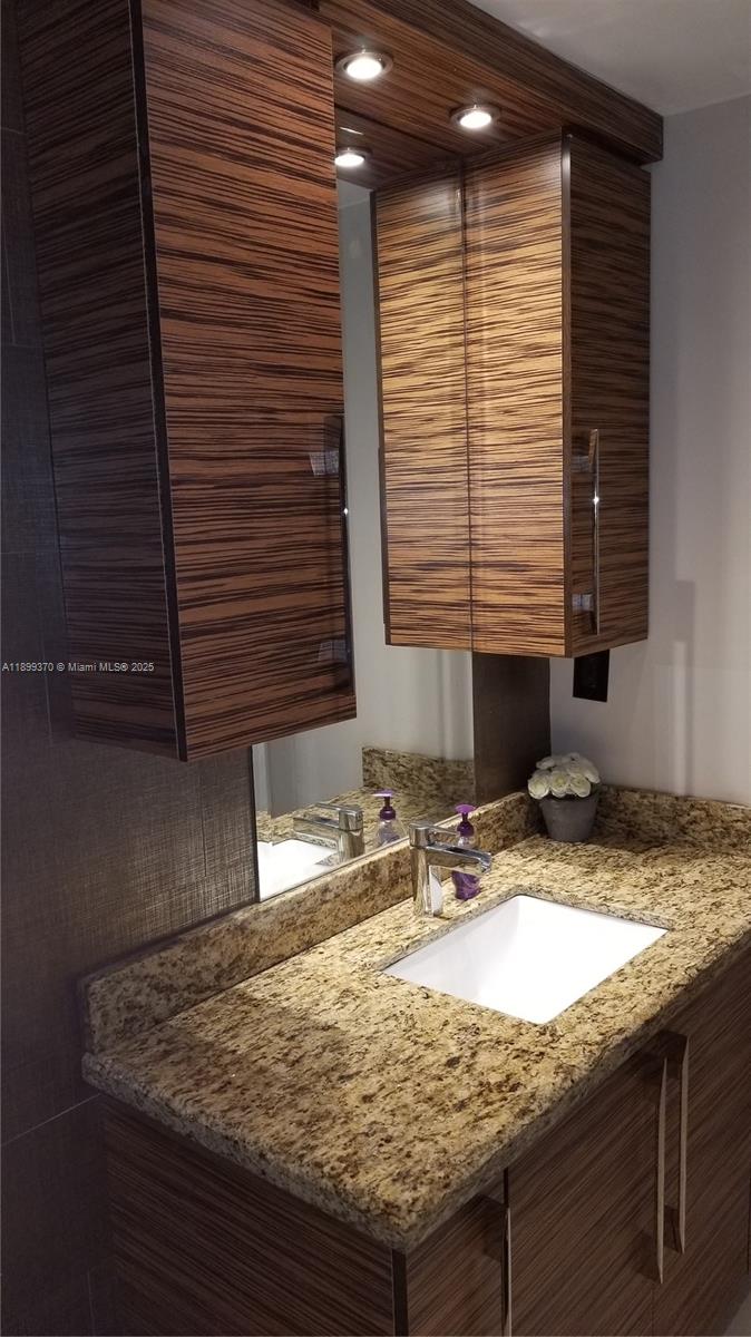 OCEANVIEW BUILDING A COND - Residential Lease