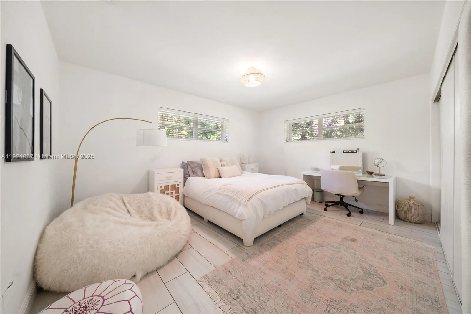 Key Biscayne, Florida 33149, United States, 3 Bedrooms Bedrooms, ,3 BathroomsBathrooms,Residential,Active,248428