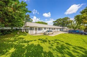 HOLLYWOOD PLACE CONDOMINI - Residential Lease