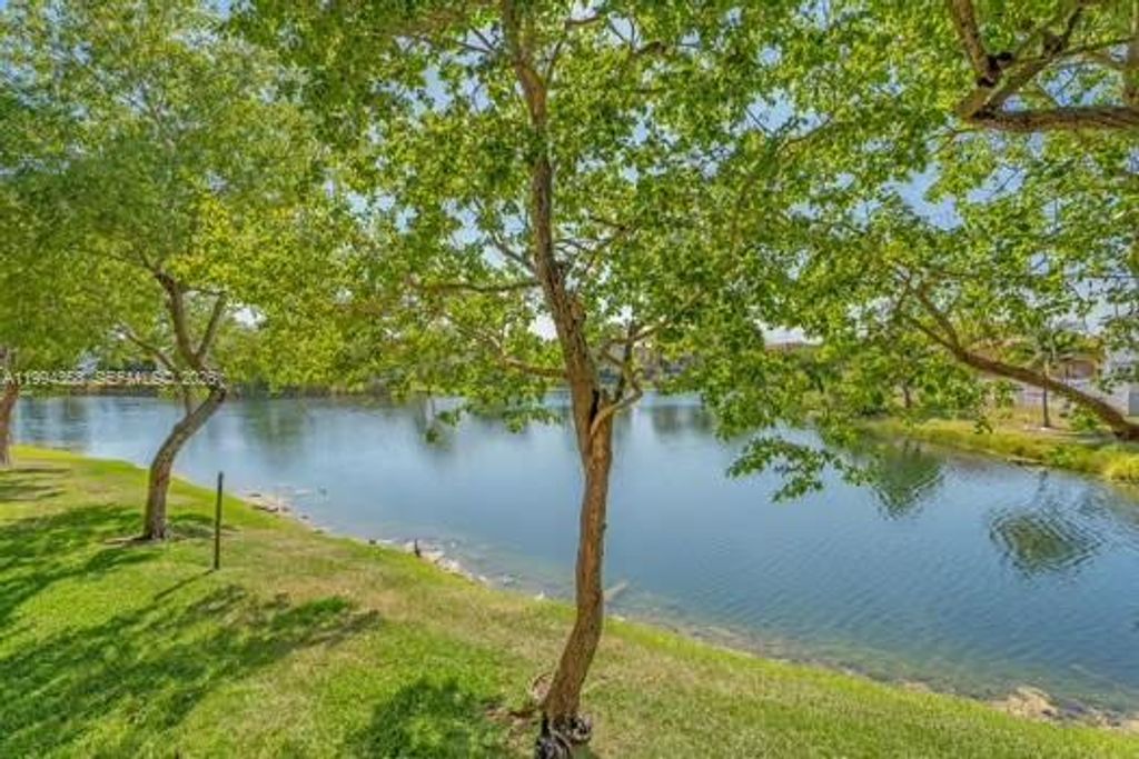 Photo of 15430 SW 82nd Ln #625, Miami, FL 33193 (MLS # A11994358)