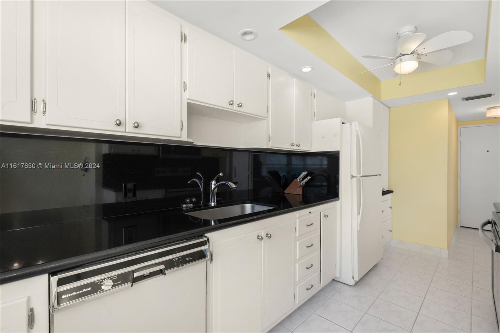 CLOISTER BEACH TOWERS - Residential