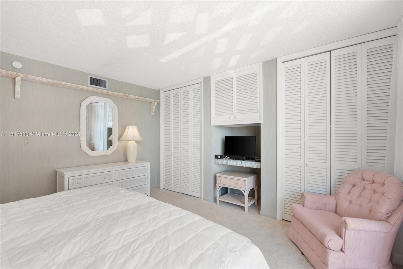 CLOISTER BEACH TOWERS - Residential