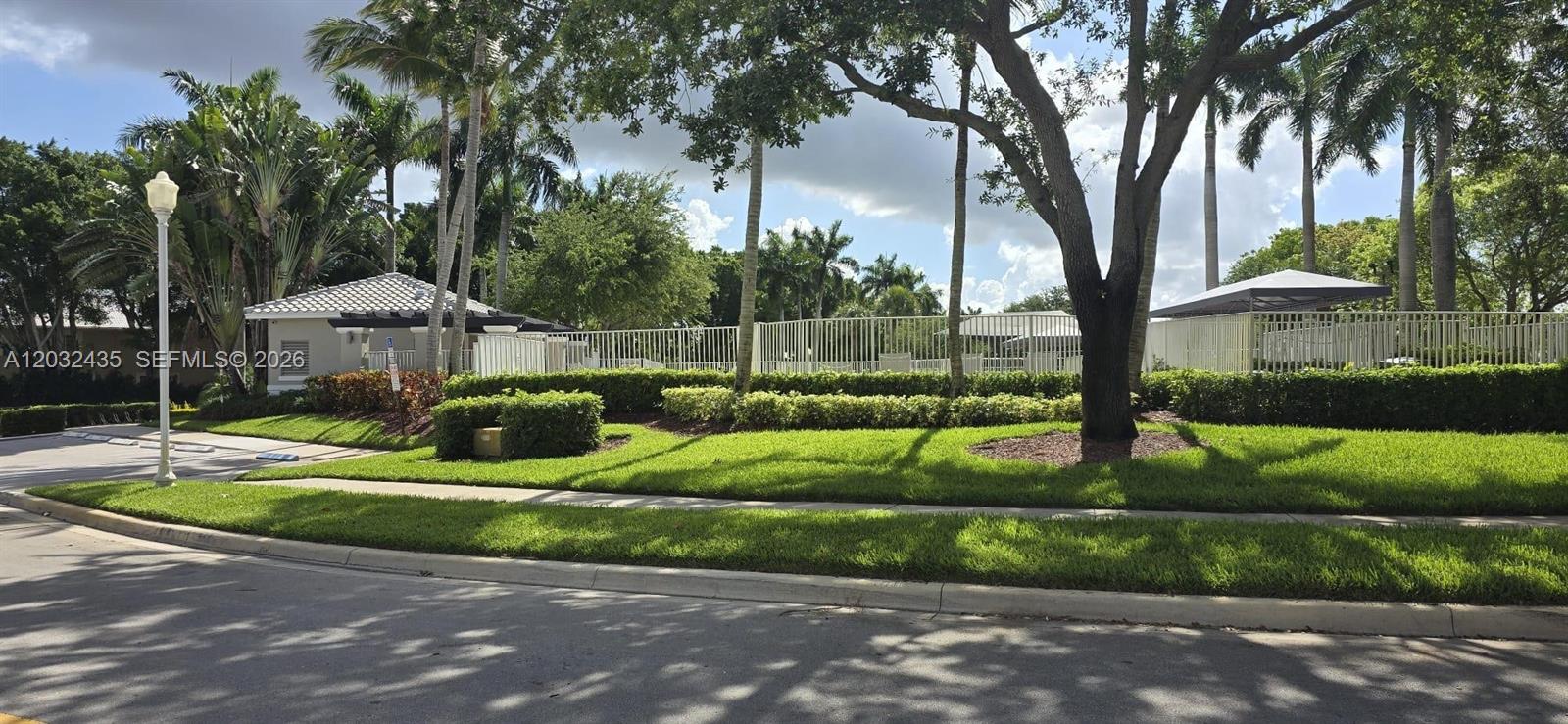 1643 Palermo Dr