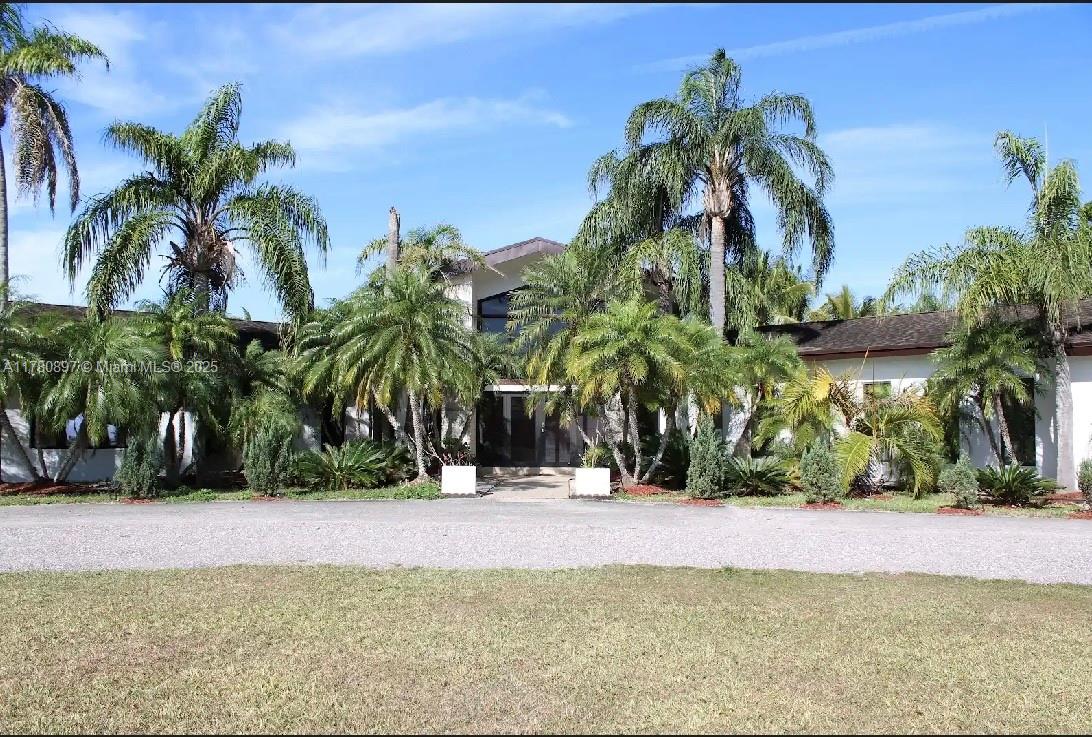 Property for Sale at 31050 Sw 193rd Ave, Homestead, Miami-Dade County, Florida - Bedrooms: 6 
Bathrooms: 5  - $1,529,999