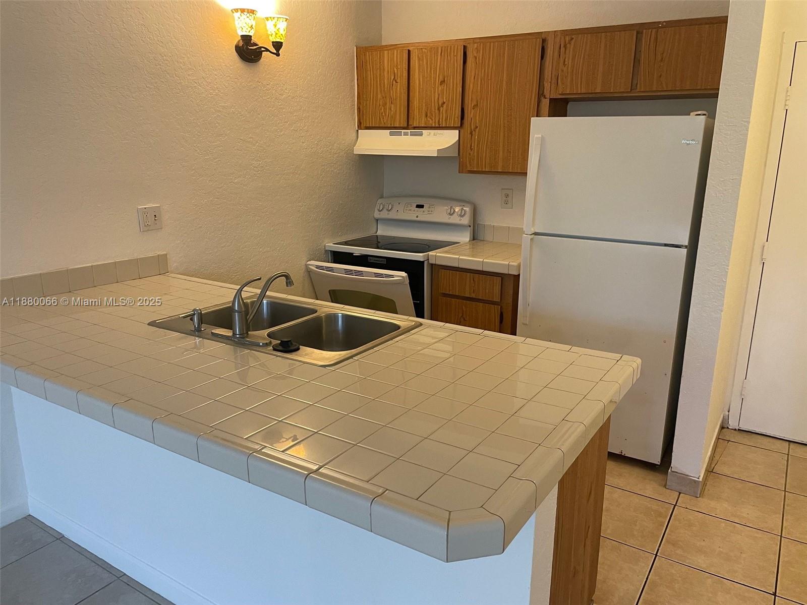 CORAL SPRINGS TOWER CLUB - Residential Lease