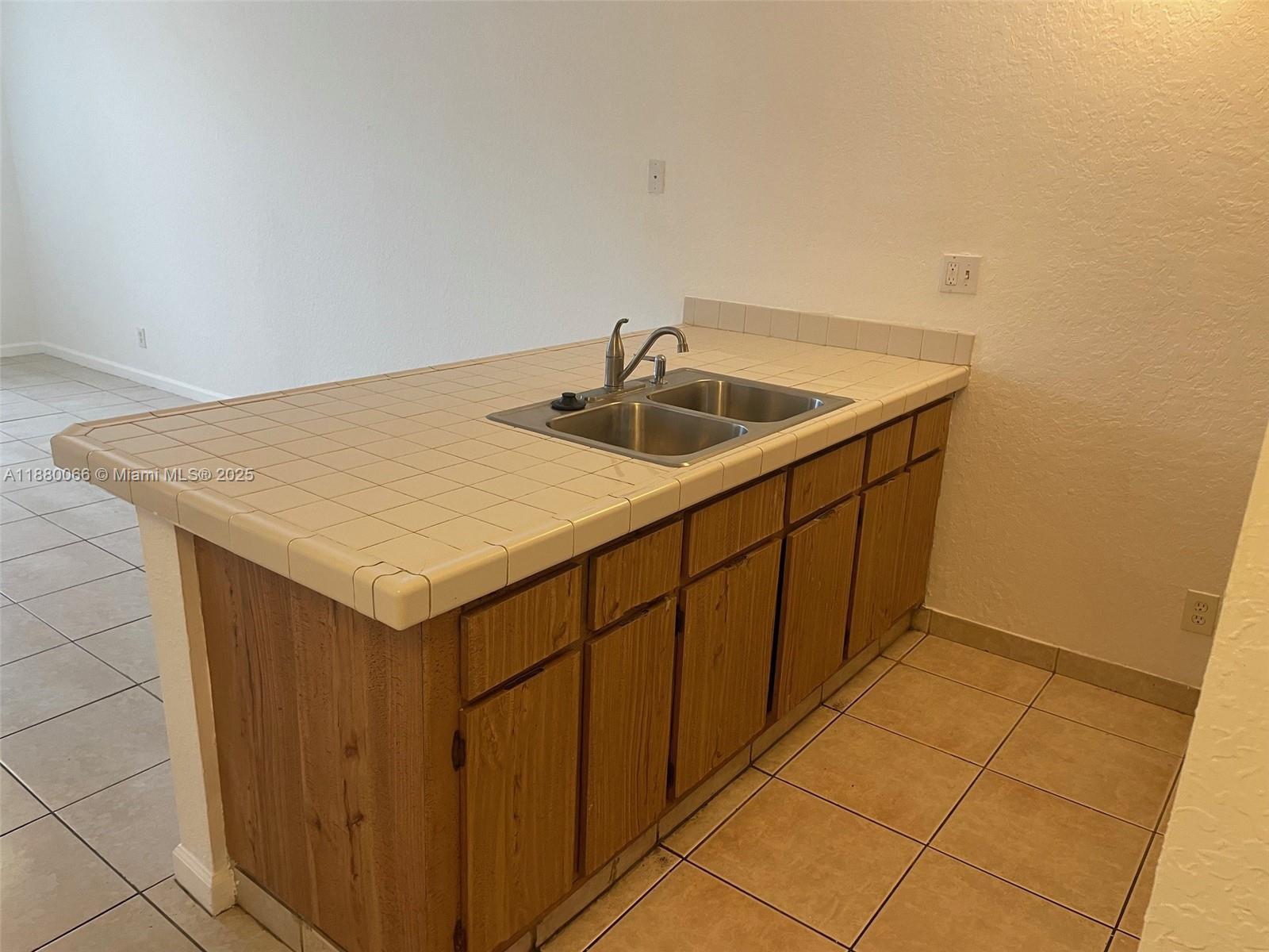 CORAL SPRINGS TOWER CLUB - Residential Lease