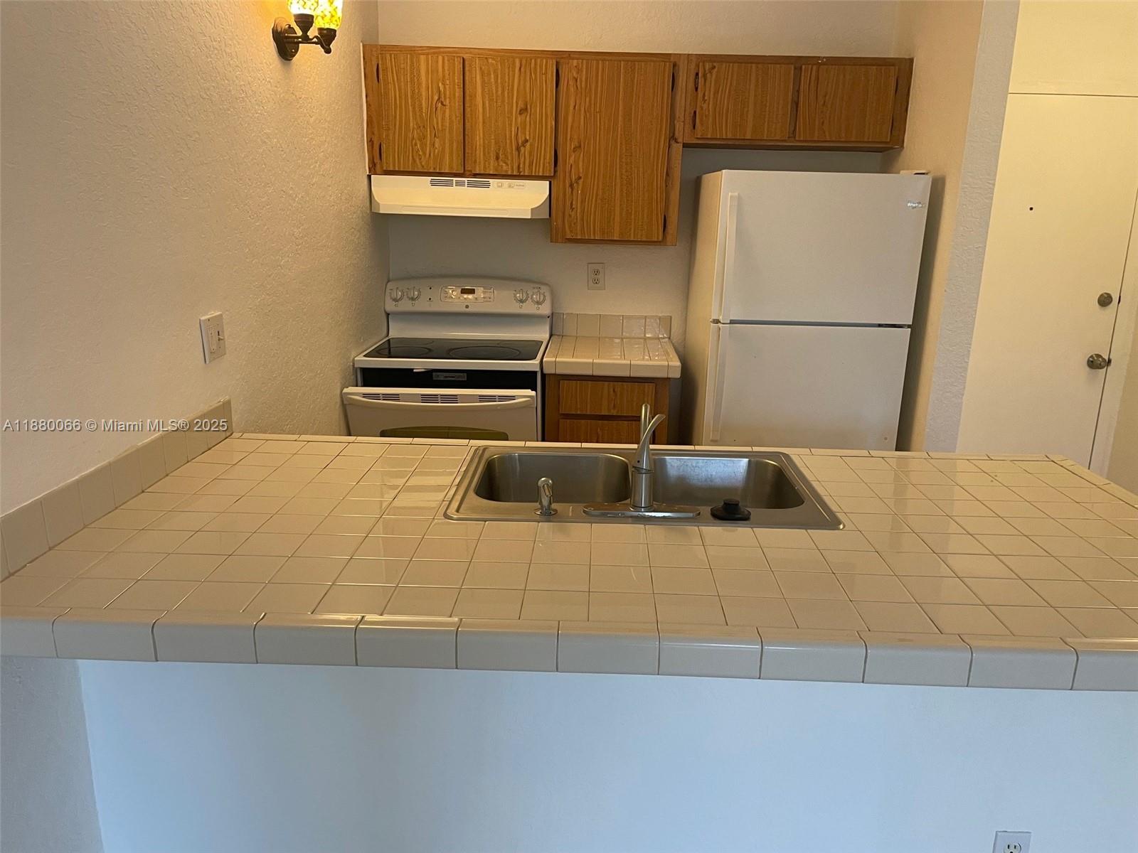 CORAL SPRINGS TOWER CLUB - Residential Lease
