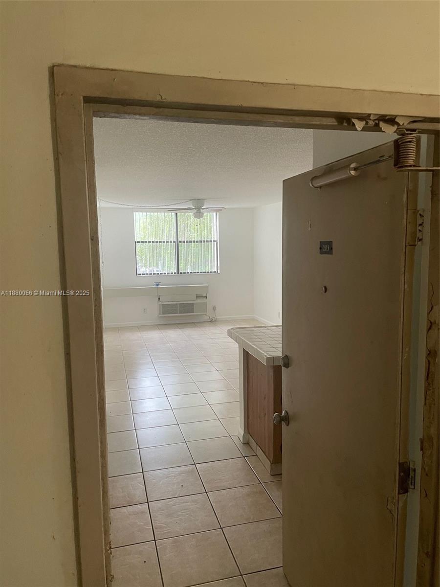 CORAL SPRINGS TOWER CLUB - Residential Lease