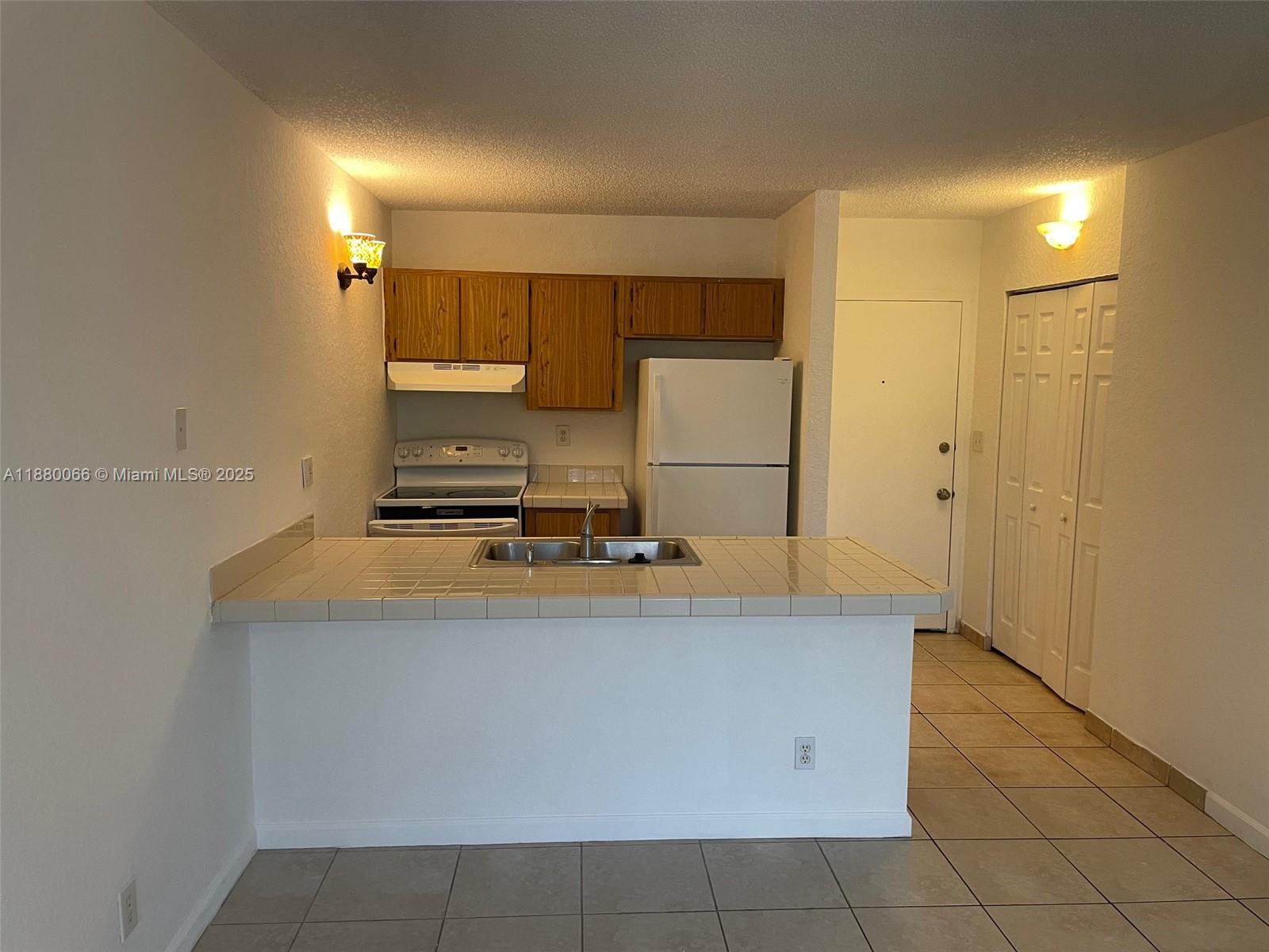 CORAL SPRINGS TOWER CLUB - Residential Lease