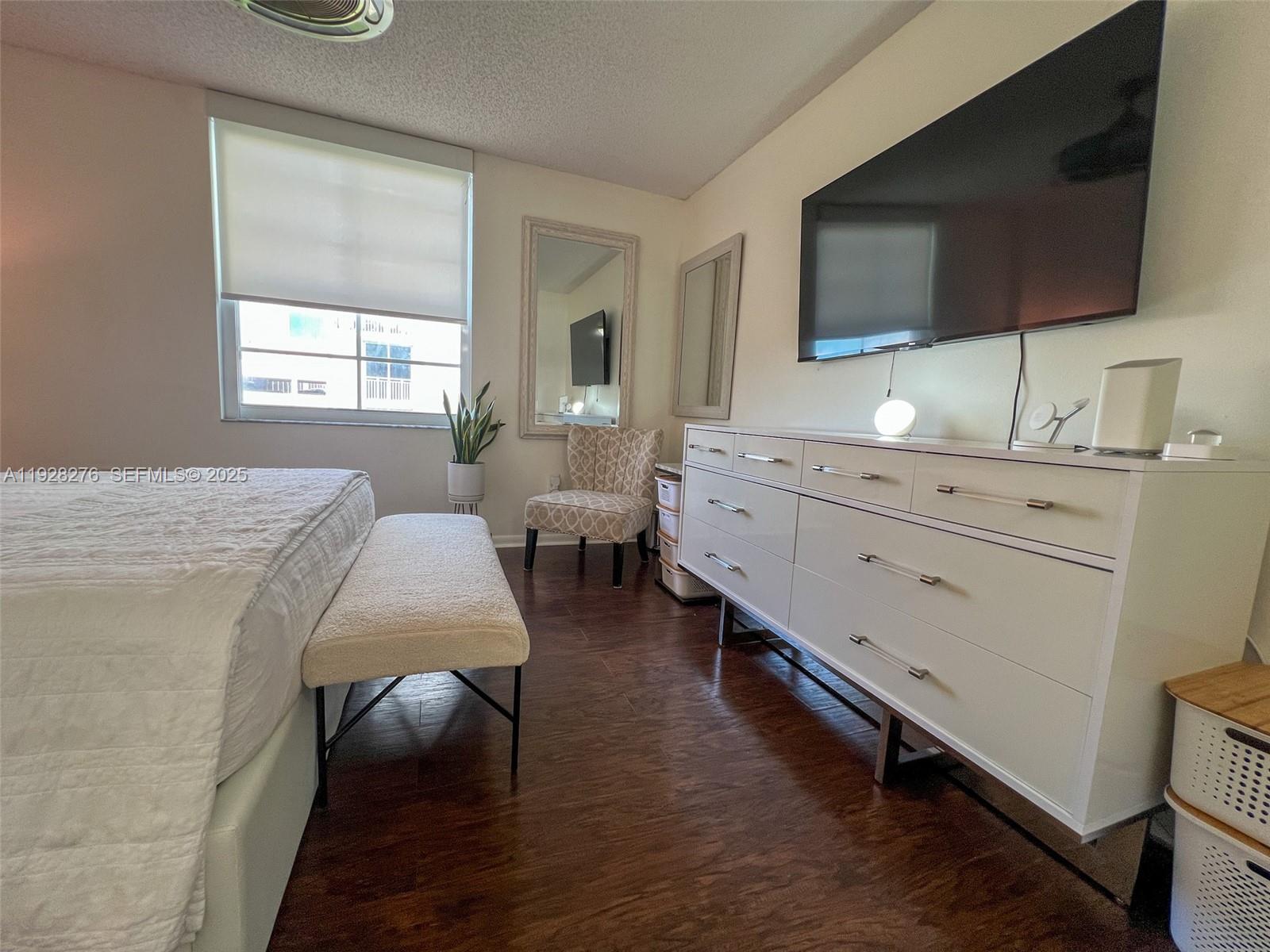 LAS OLAS BY THE RIVER CON - Residential