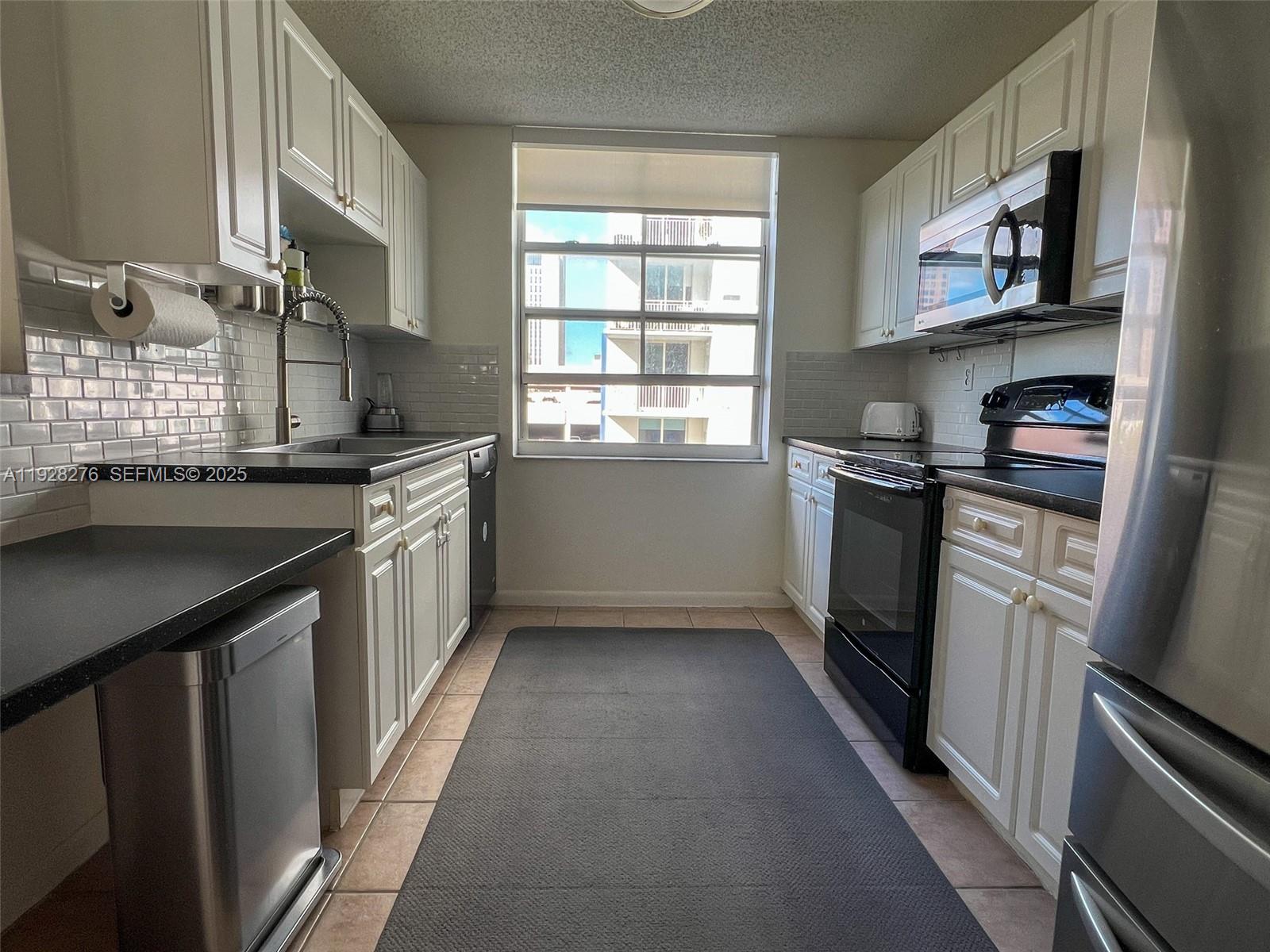 LAS OLAS BY THE RIVER CON - Residential