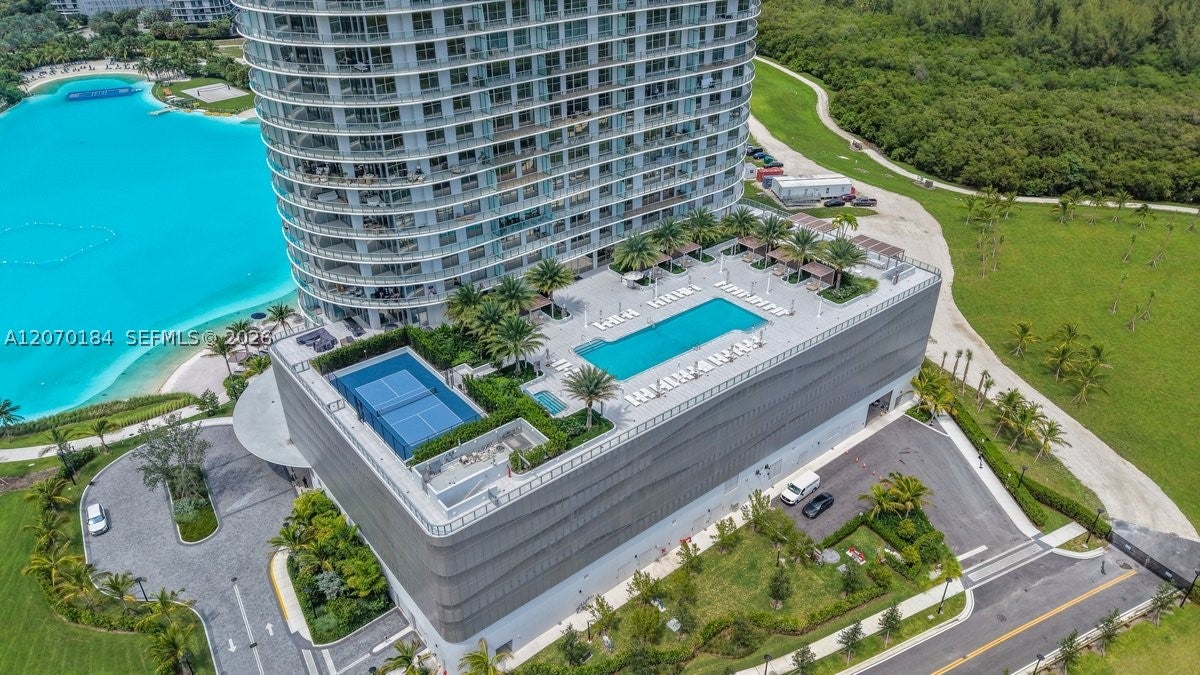 2411 Laguna Cir 1402