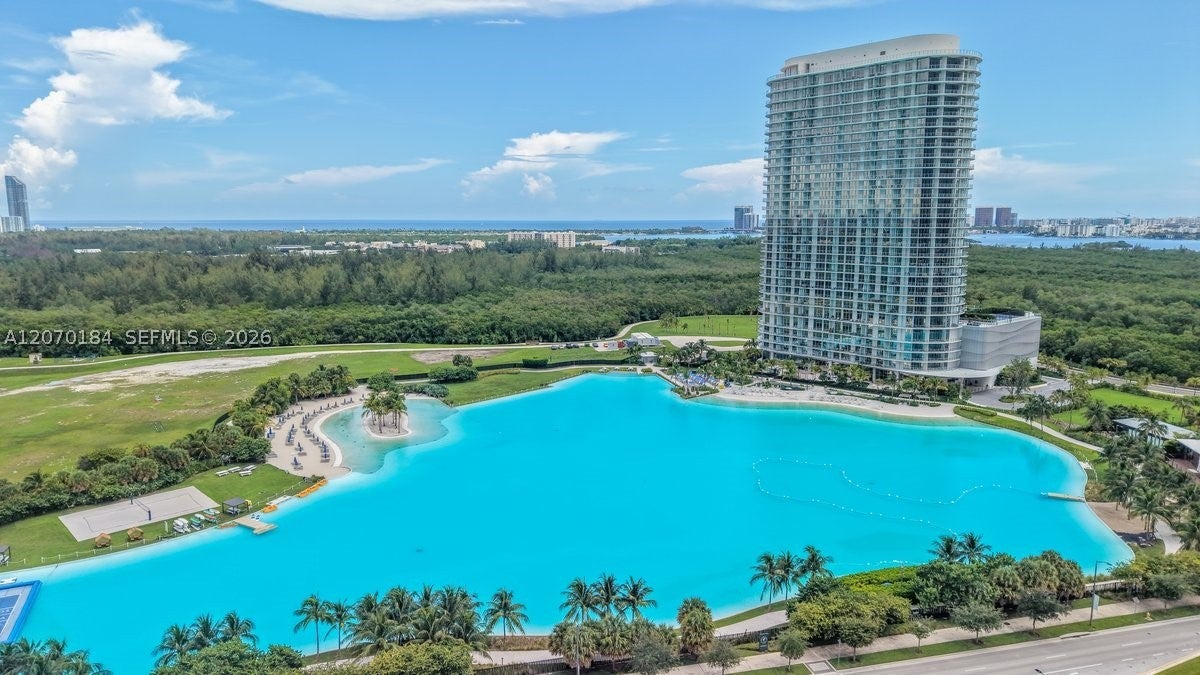 2411 Laguna Cir 1402