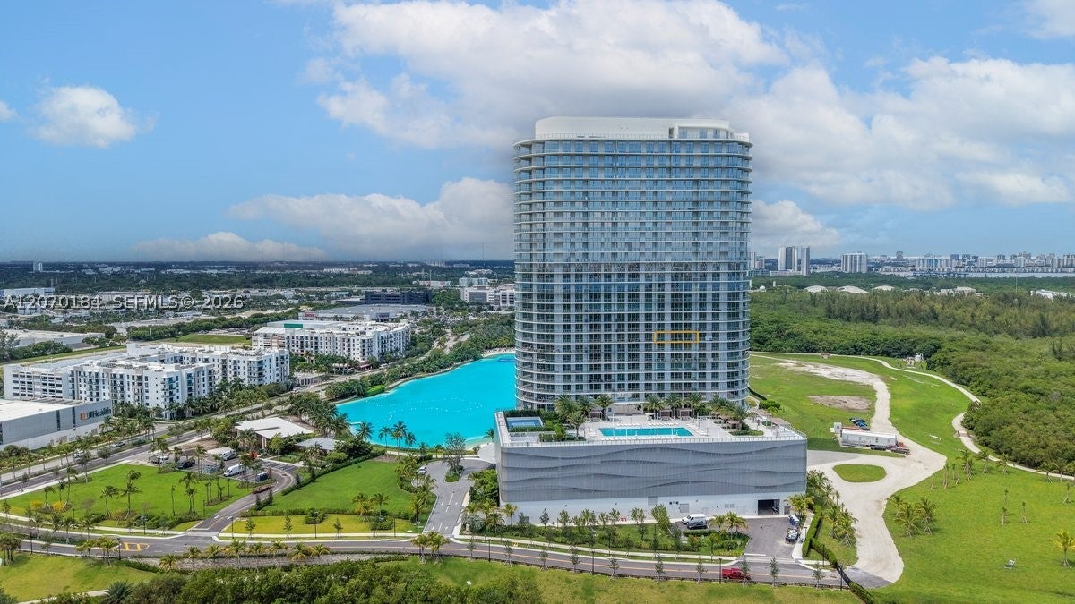 2411 Laguna Cir