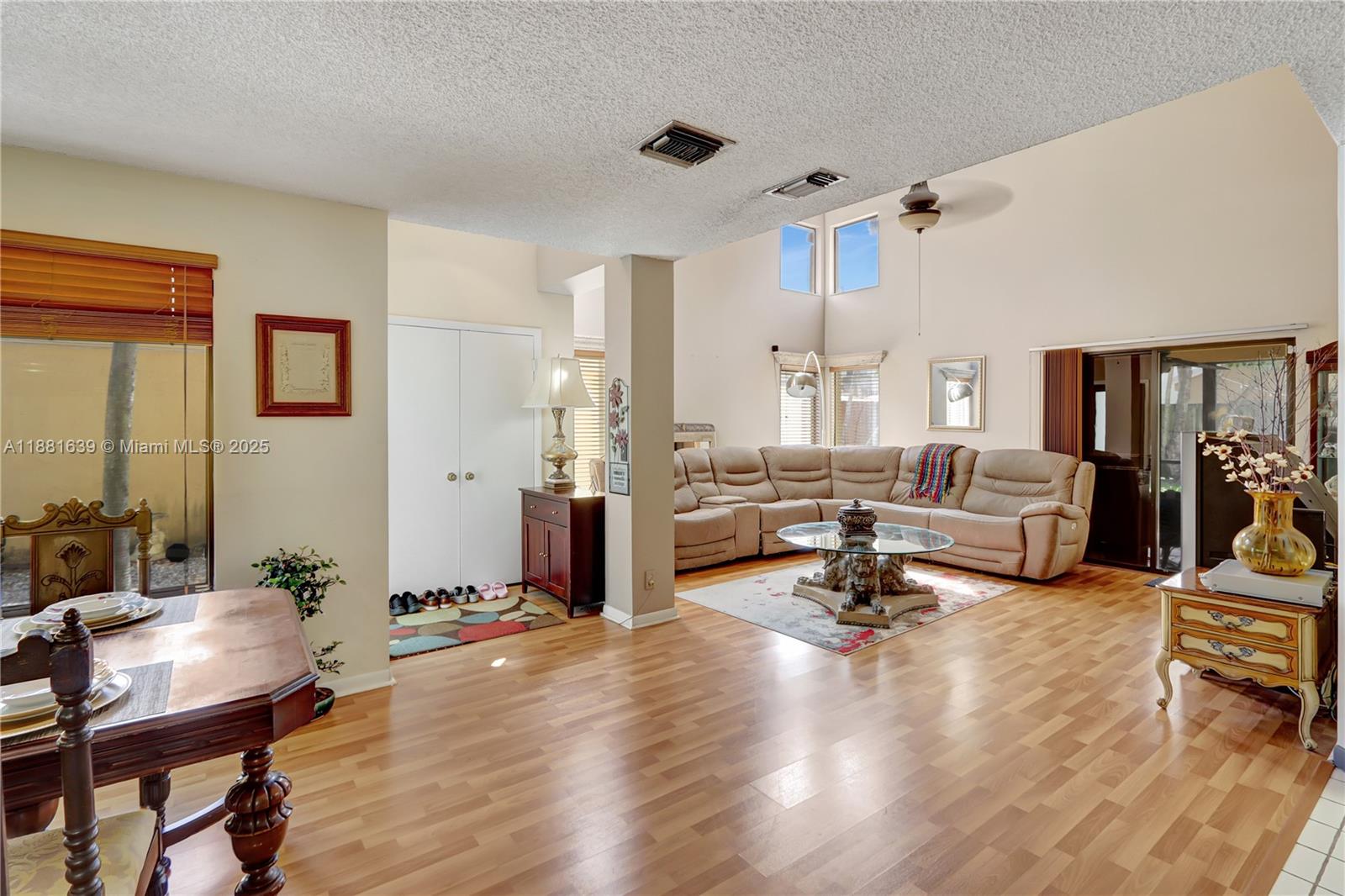 LAKEVIEW HOMES - Residential