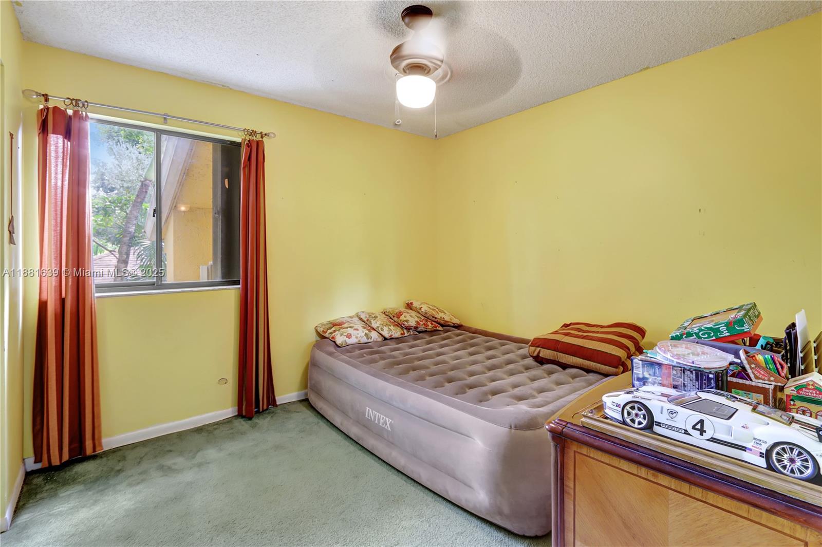 LAKEVIEW HOMES - Residential