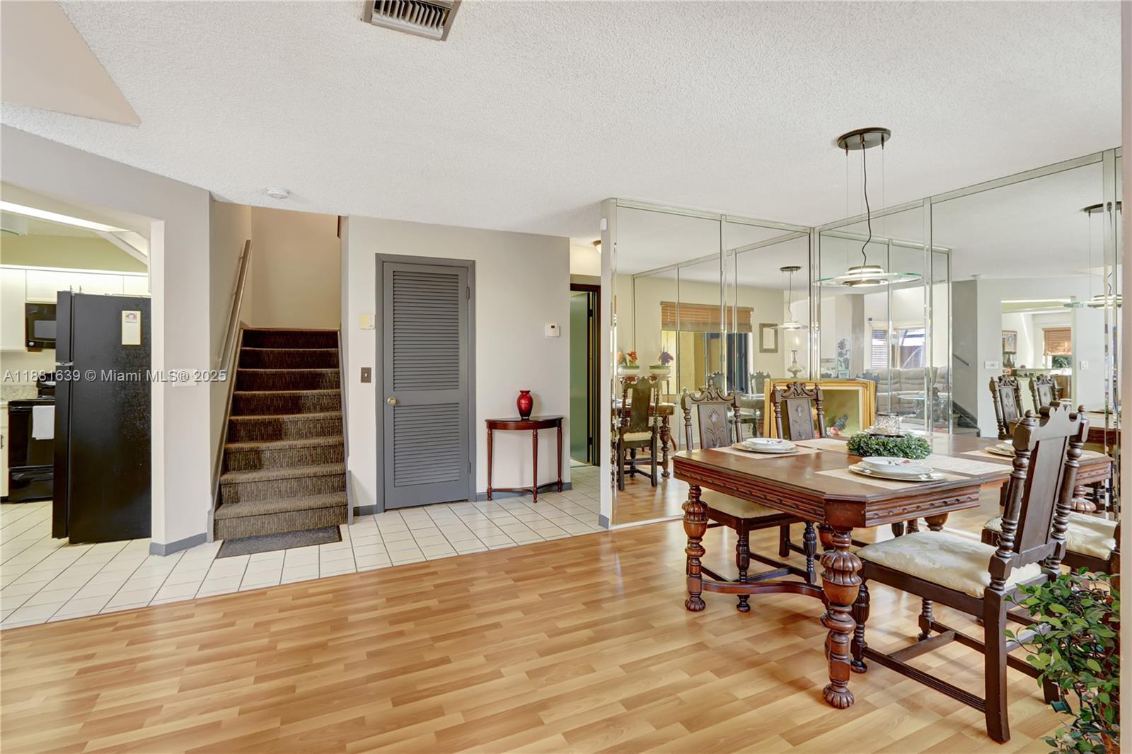 LAKEVIEW HOMES - Residential