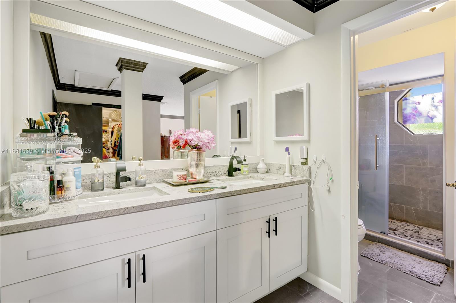 LAKEVIEW HOMES - Residential