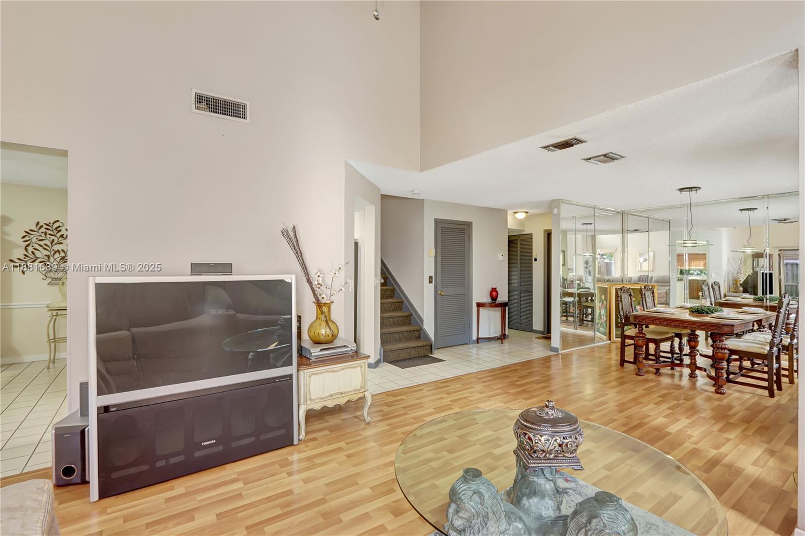 LAKEVIEW HOMES - Residential