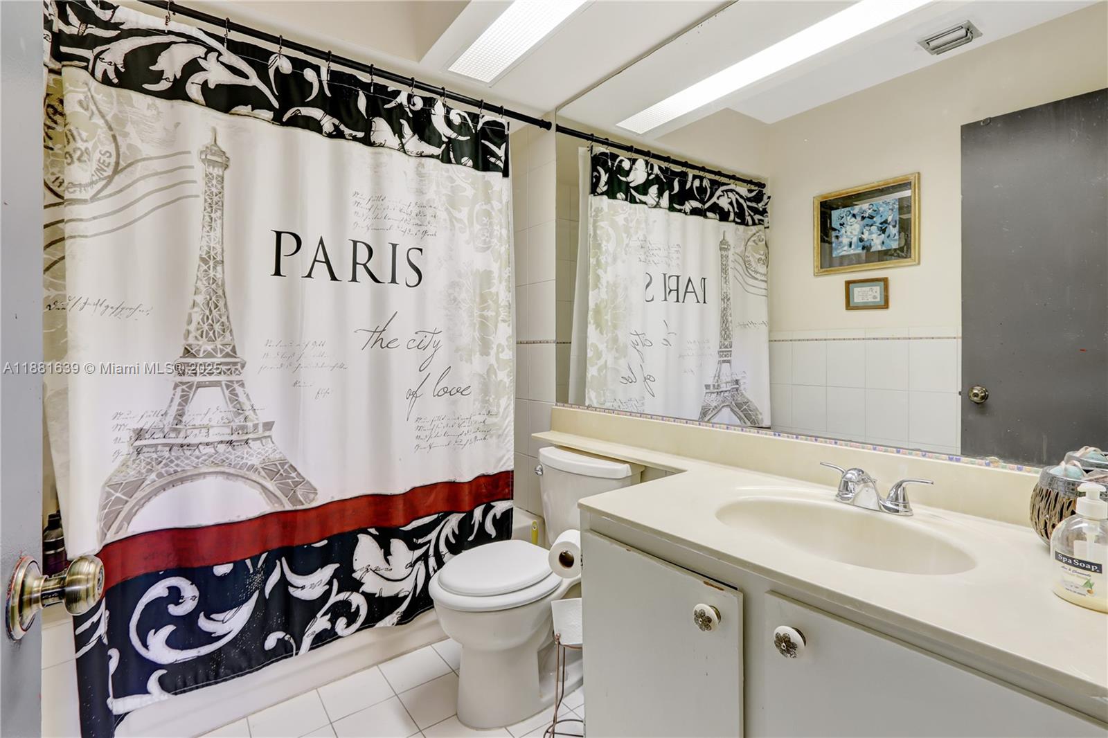 LAKEVIEW HOMES - Residential