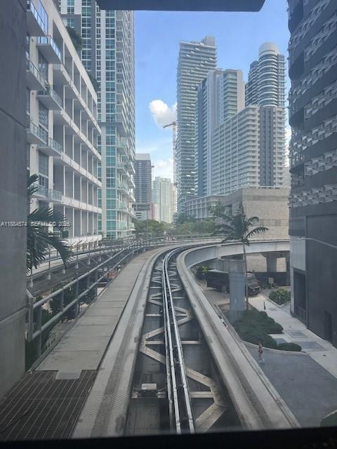 1050 BRICKELL AV - Residential Lease