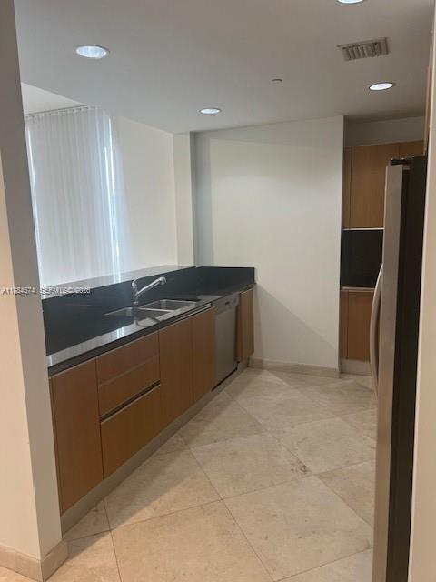 1050 BRICKELL AV - Residential Lease
