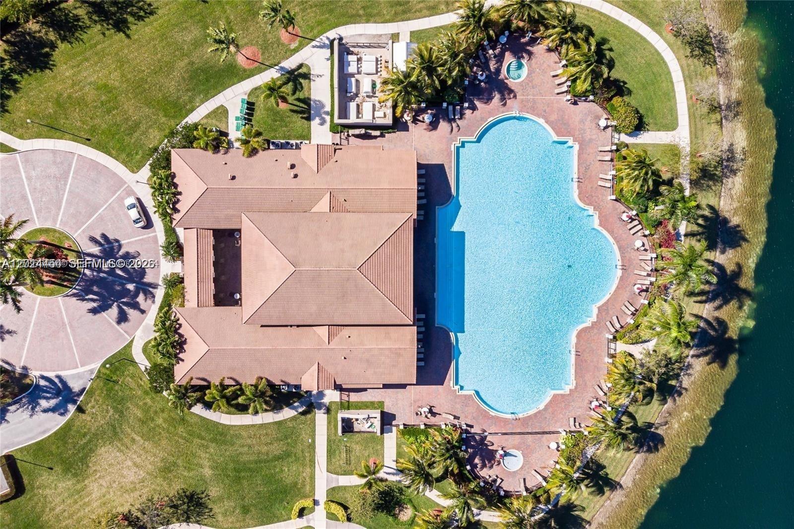 TRELLIS AT BAYSHORE - Residential