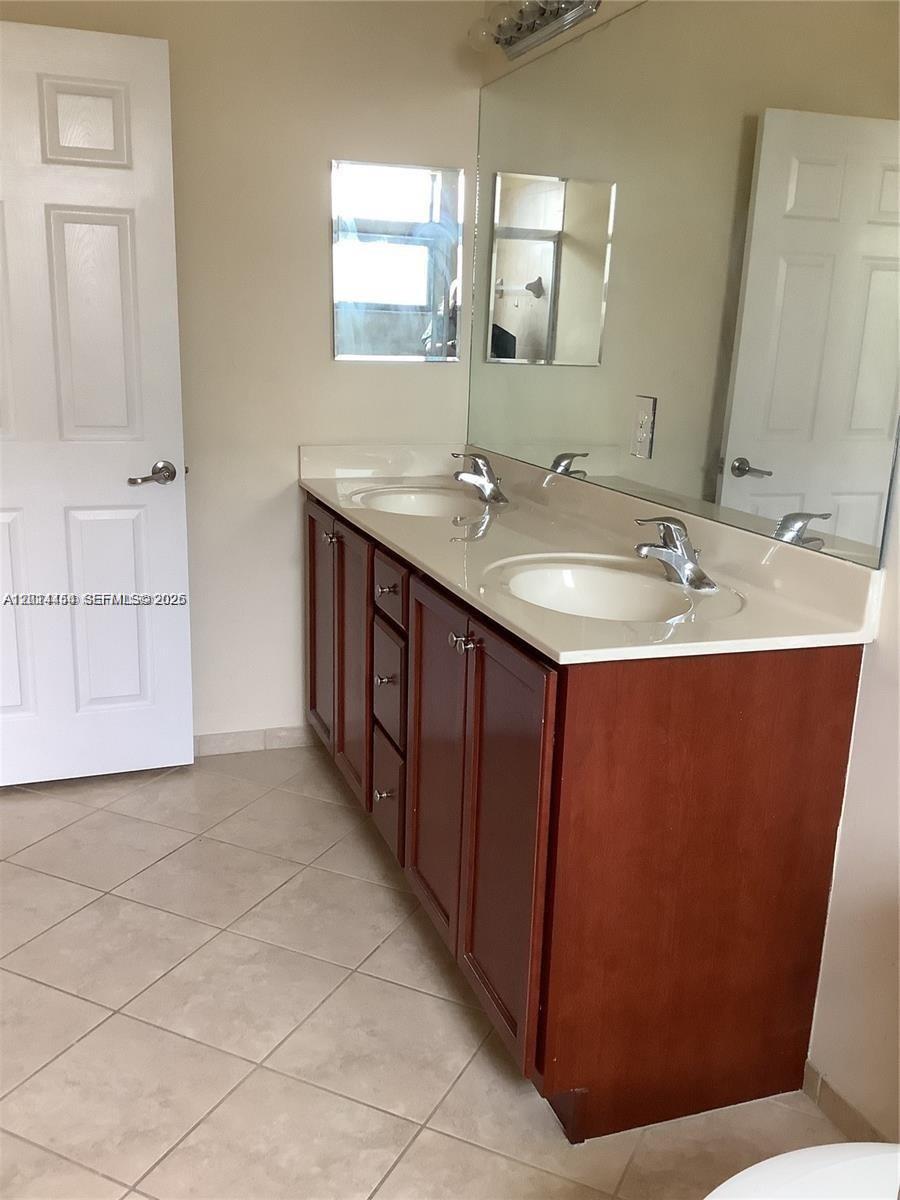TRELLIS AT BAYSHORE - Residential