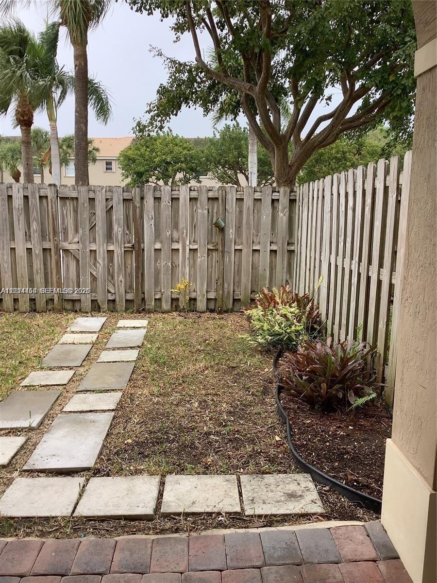 TRELLIS AT BAYSHORE - Residential