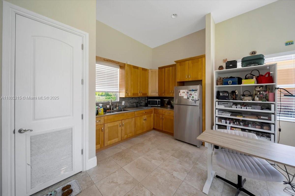 COUNTRY CLUB RANCHES SEC - Residential
