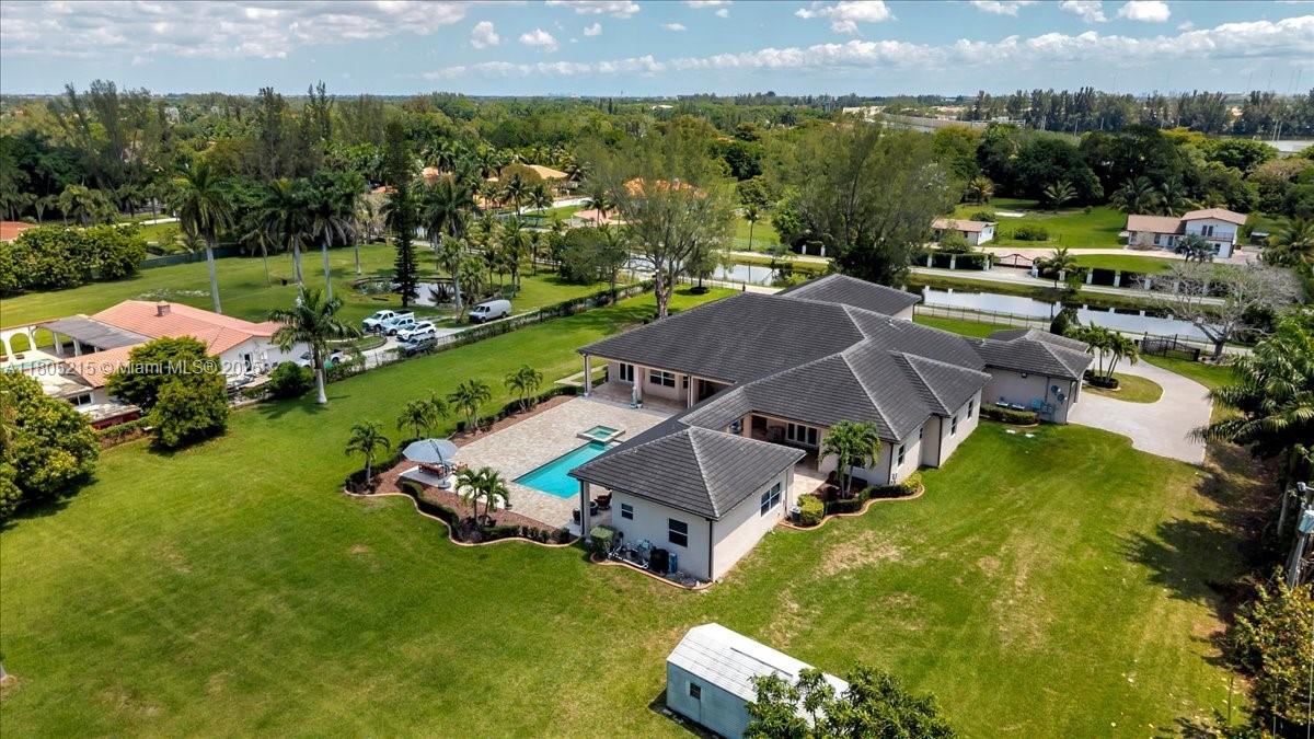 COUNTRY CLUB RANCHES SEC - Residential