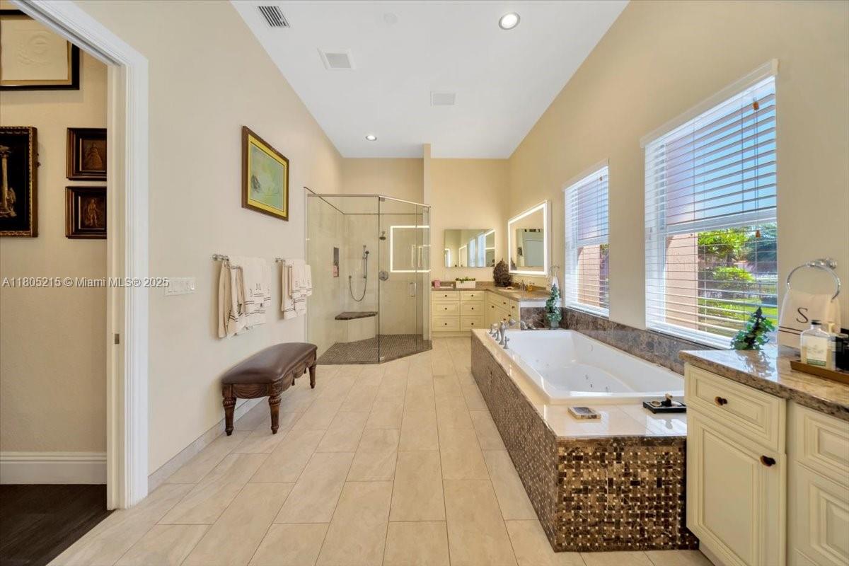 COUNTRY CLUB RANCHES SEC - Residential