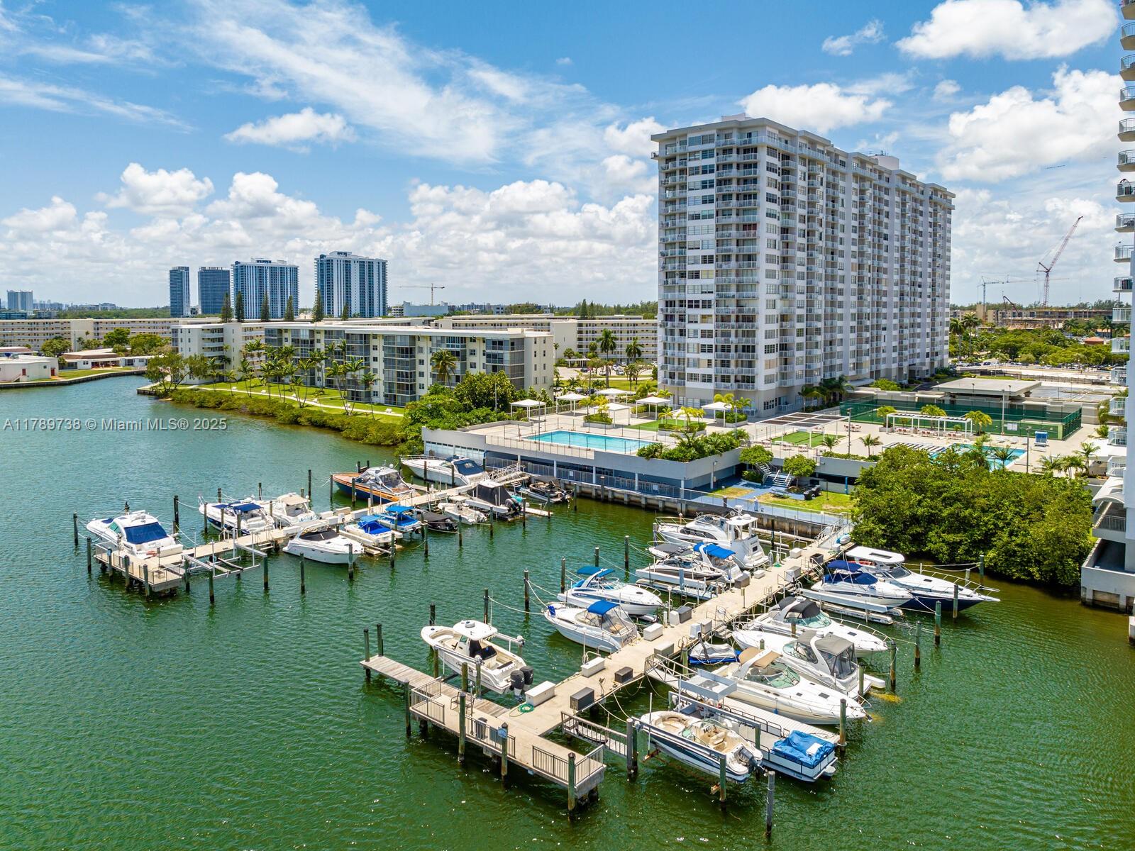 DEL PRADO - Residential