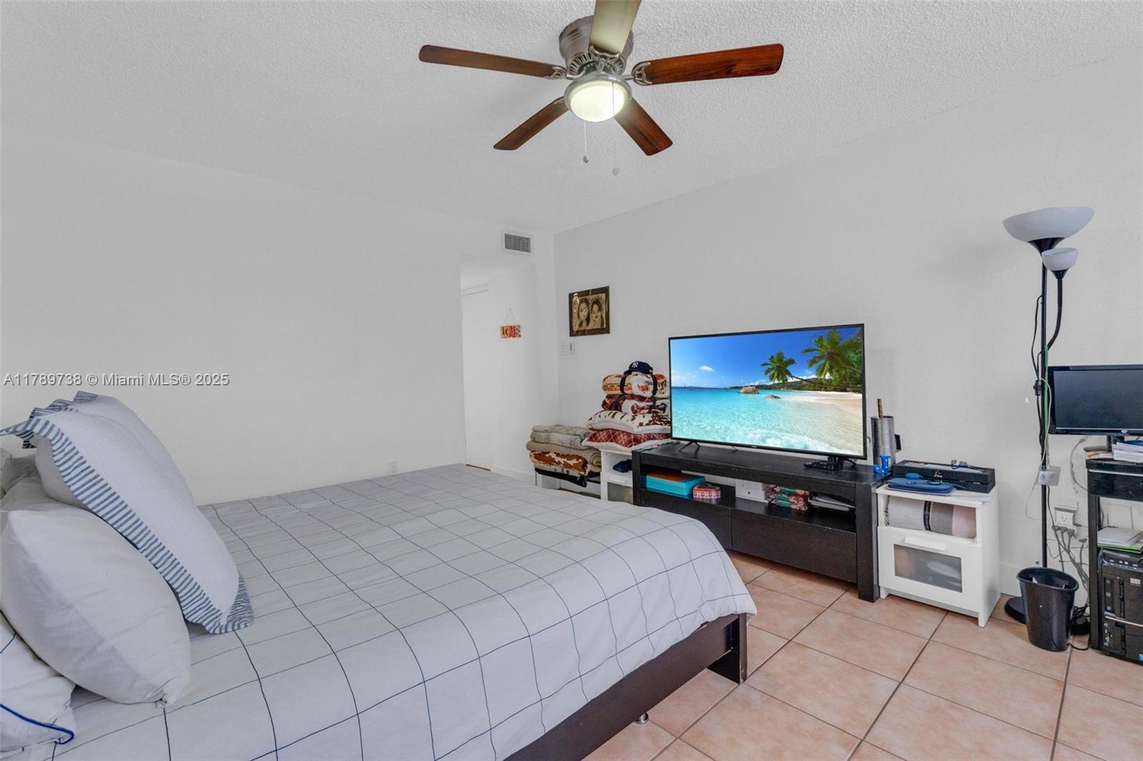 DEL PRADO - Residential