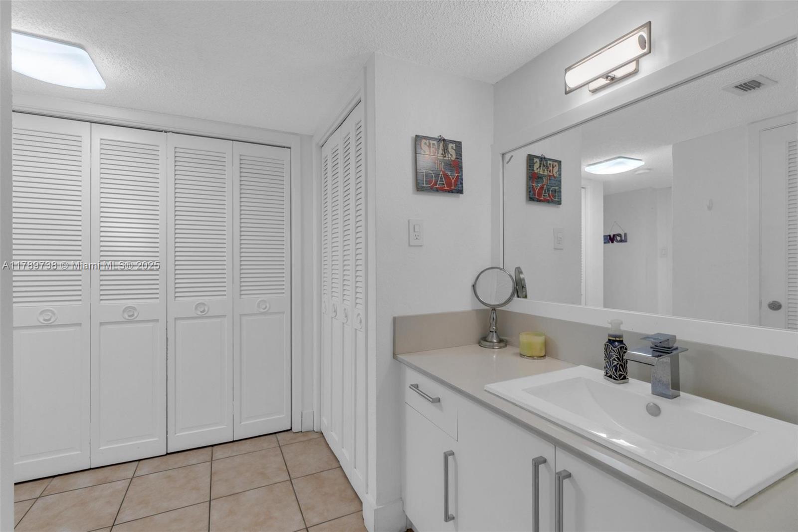 DEL PRADO - Residential