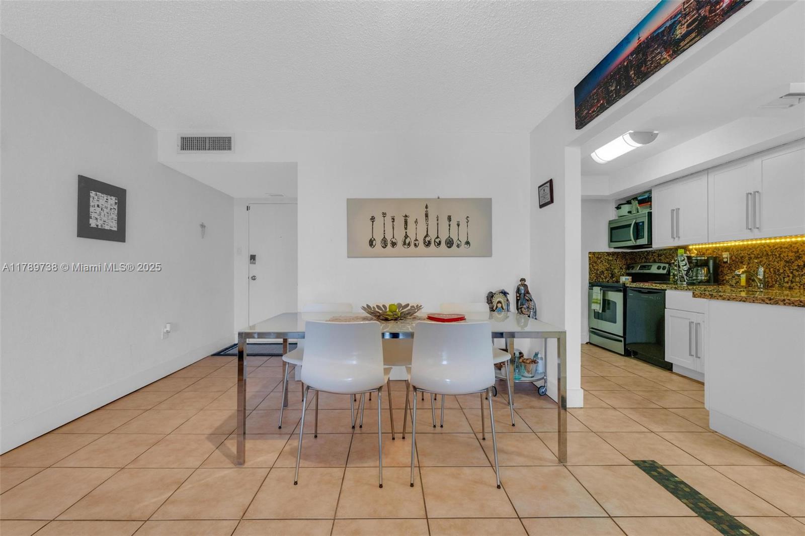 DEL PRADO - Residential