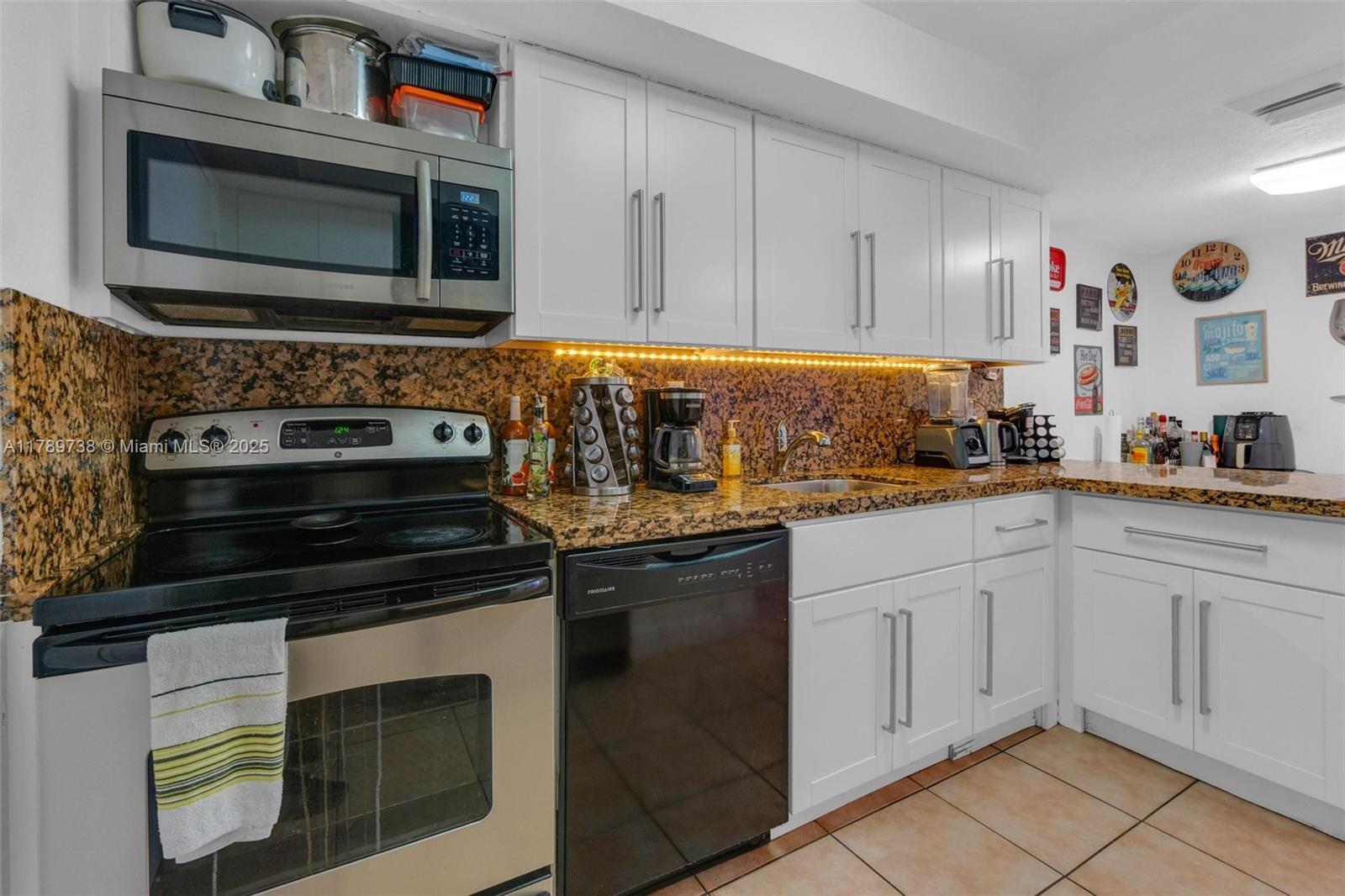 DEL PRADO - Residential