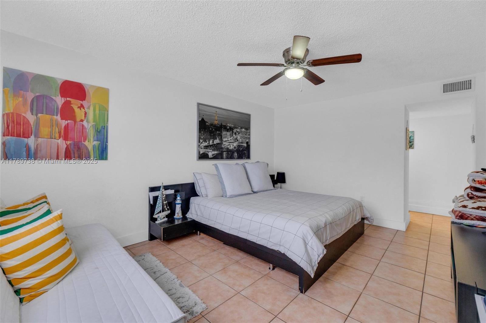 DEL PRADO - Residential