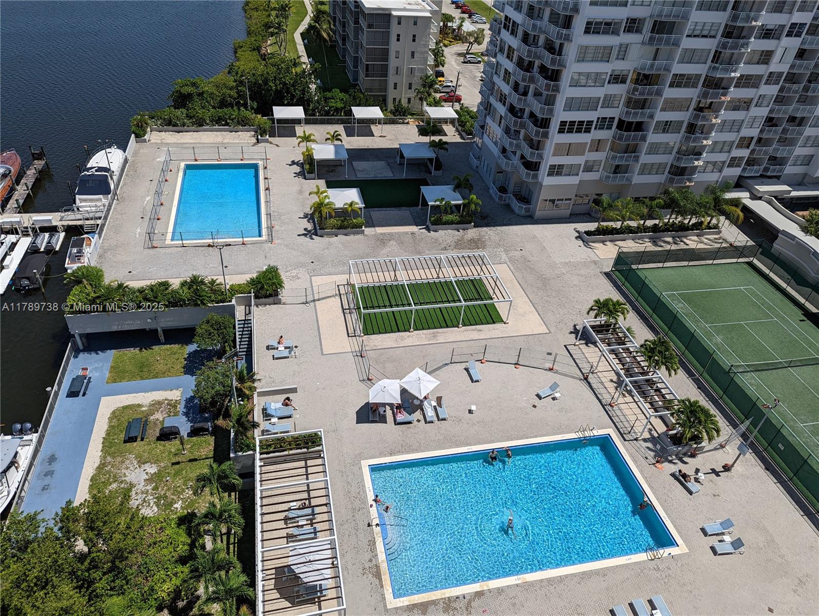 DEL PRADO - Residential