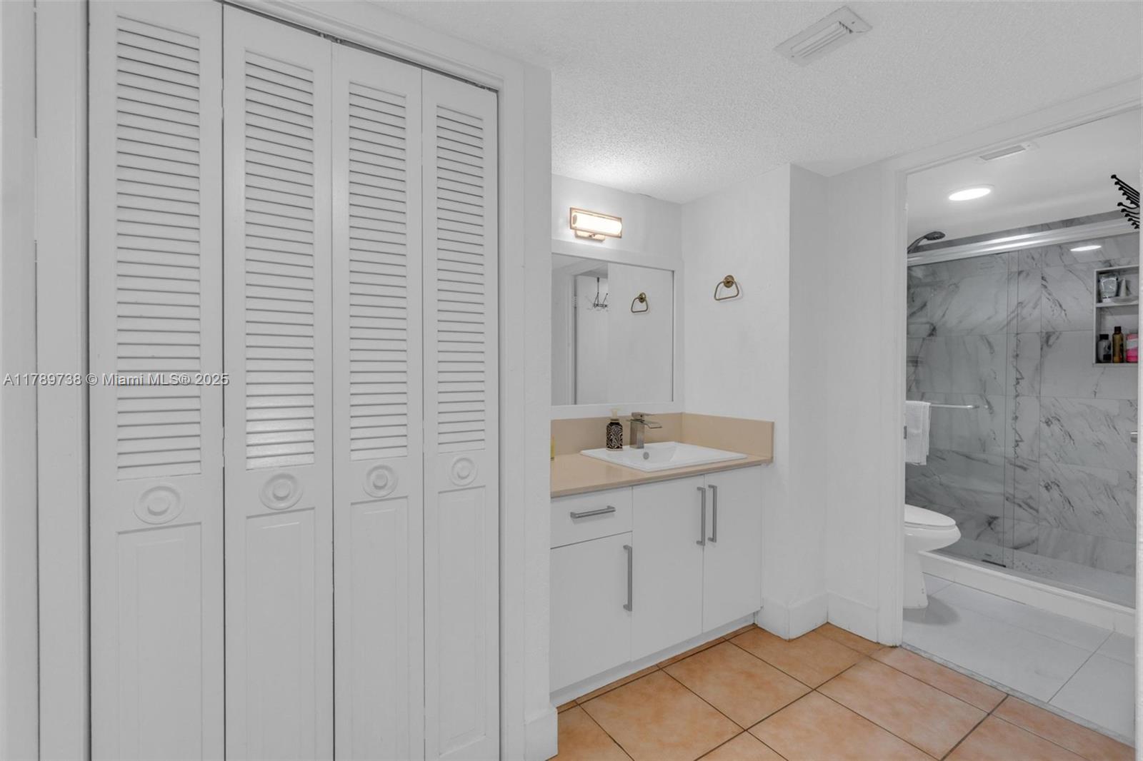 DEL PRADO - Residential