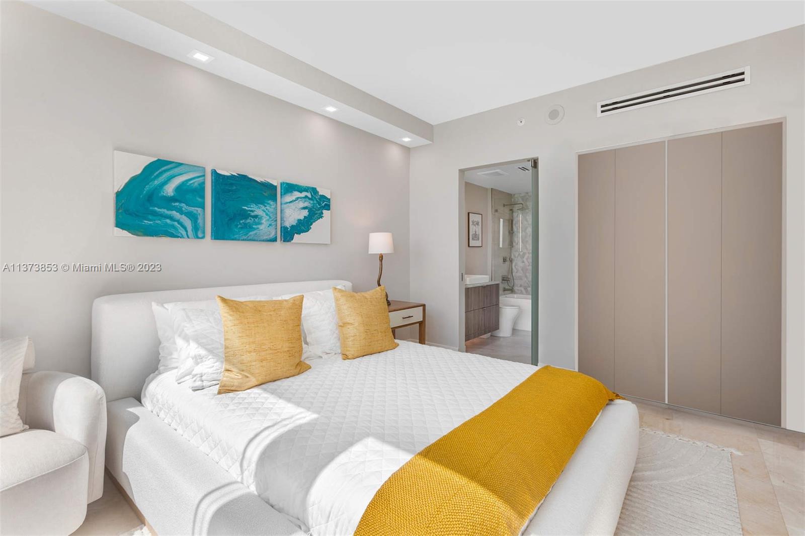 JADE RESIDENCES AT BRICKEL - Residential