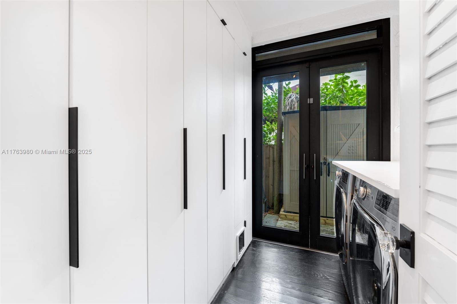 NAUTILUS SUB - Residential Lease