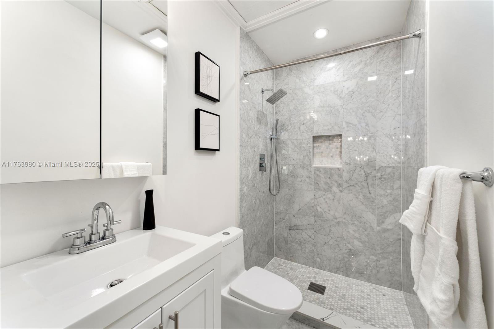 NAUTILUS SUB - Residential Lease