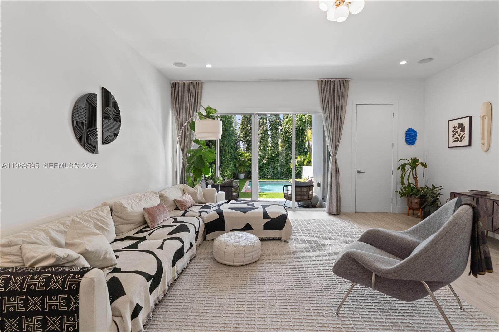 WEST ROADS TOWNHOMES COND - Residential