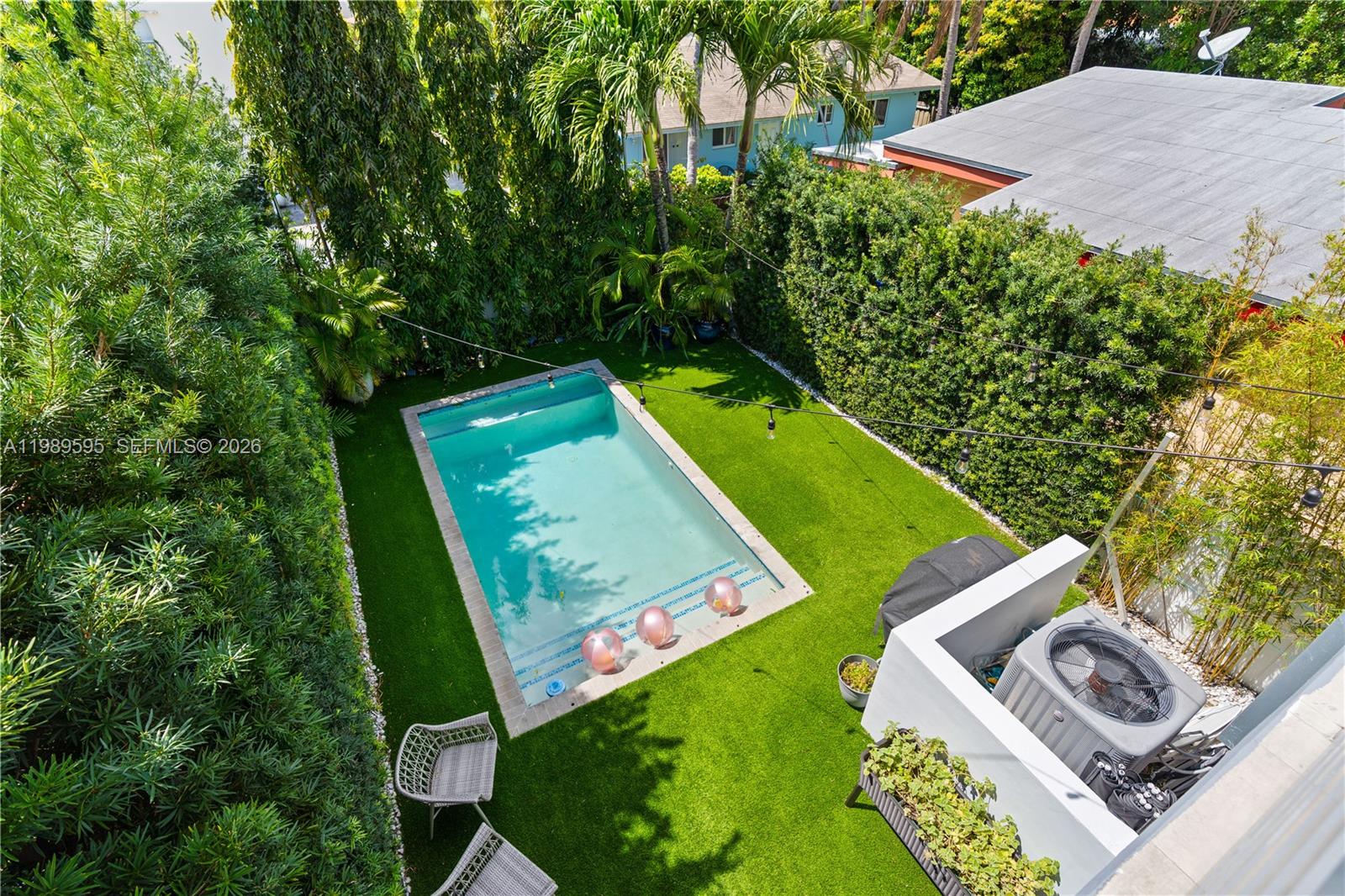 WEST ROADS TOWNHOMES COND - Residential