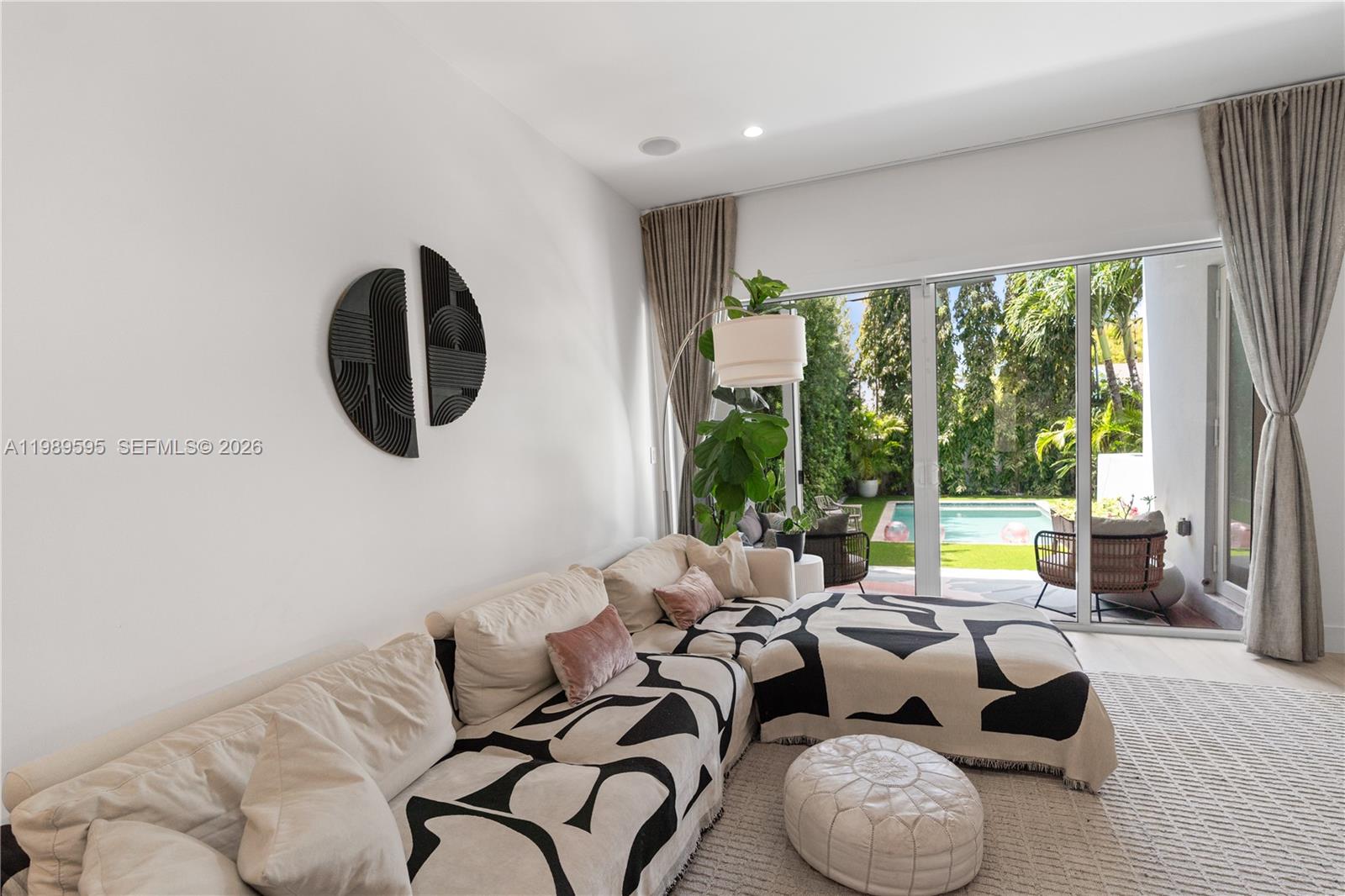 WEST ROADS TOWNHOMES COND - Residential